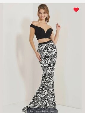 Black Off-Shoulder Crop Top & Black-White Floral Mermaid Skirt Prom  size 2 NWT